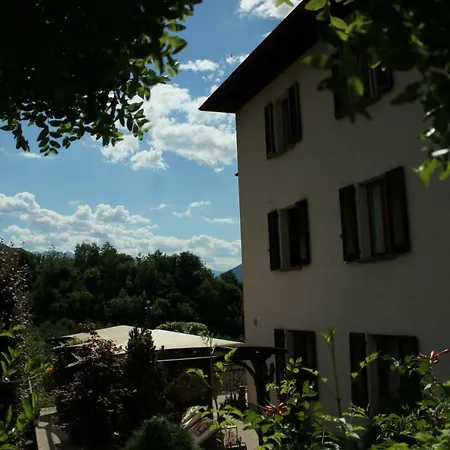 La Casa Rosa * Sernio