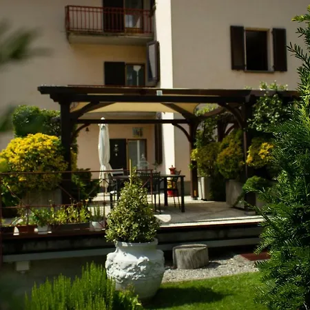 La Casa Rosa סרניו