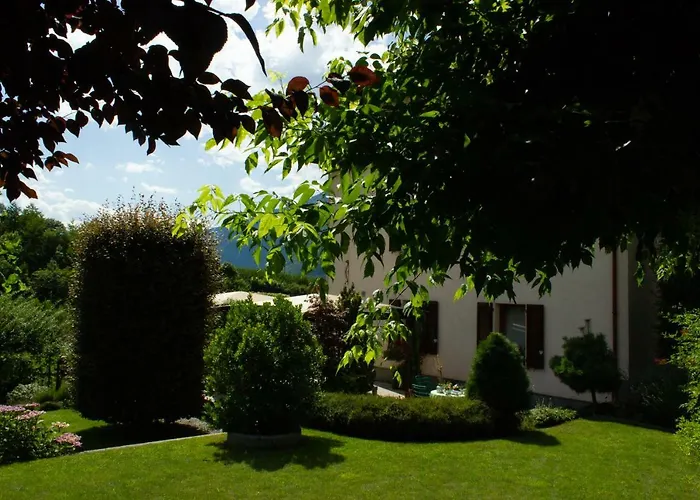La Casa Rosa Sernio